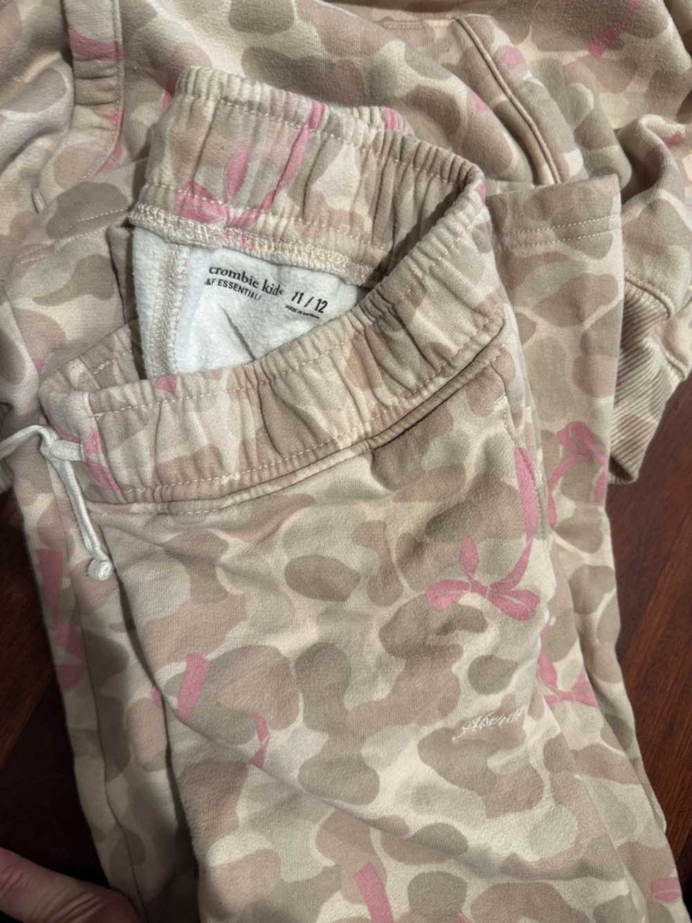 abercrombie kids tan & pink camo joggers